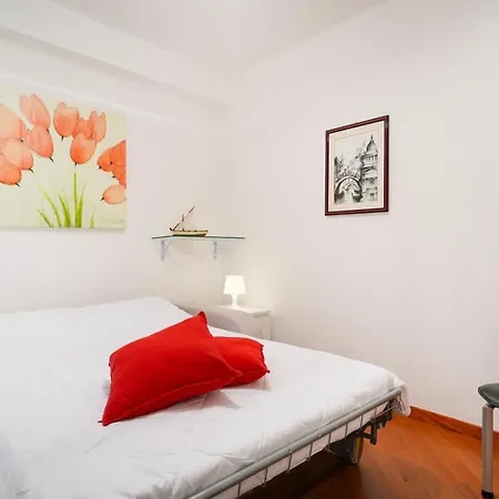 Guesthost - De Napoli Ev Апартаменты