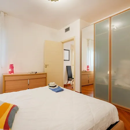 Guesthost - De Napoli Ev * Bari