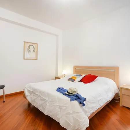 Appartement Guesthost - De Napoli Ev