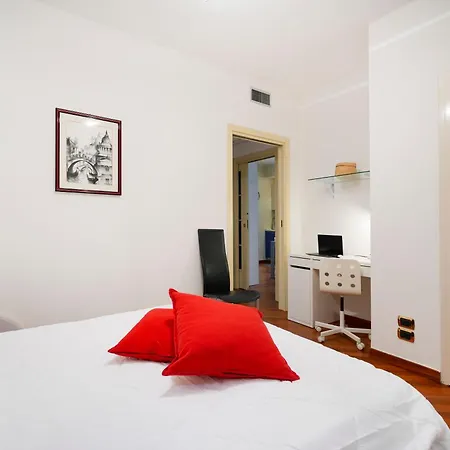 Guesthost - De Napoli Ev Apartment *