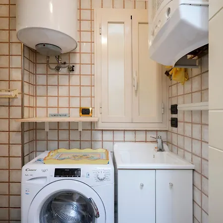 Guesthost - De Napoli Ev Appartement