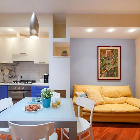 Guesthost - De Napoli Ev Апартаменты