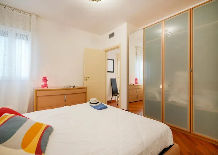 Guesthost - De Napoli Ev * Bari