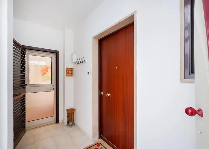 Guesthost - De Napoli Ev *