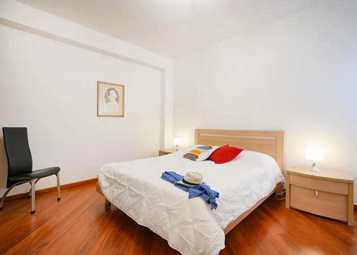 Appartamento Guesthost - De Napoli Ev